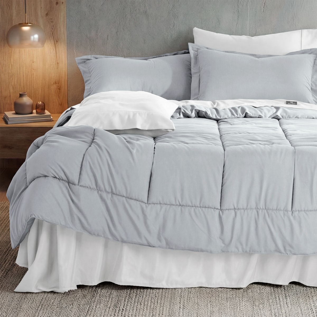 Set Edred&oacute;n Matrimonial con Fundas y S&aacute;banas 7 Pzas (Gris / Blanco) Real Textil. image number null