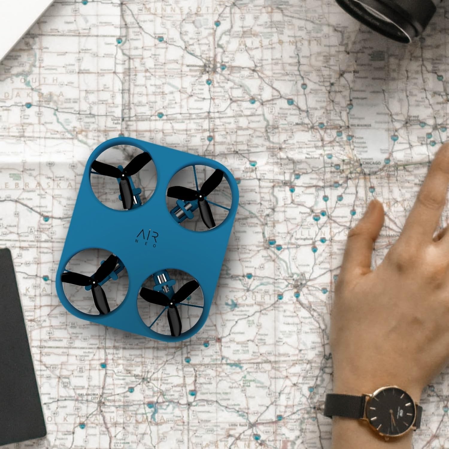 Mini Drone Port&aacute;til Airselfie, Drone Con C&aacute;mara 12 MP, Powerbank Integrada image number null