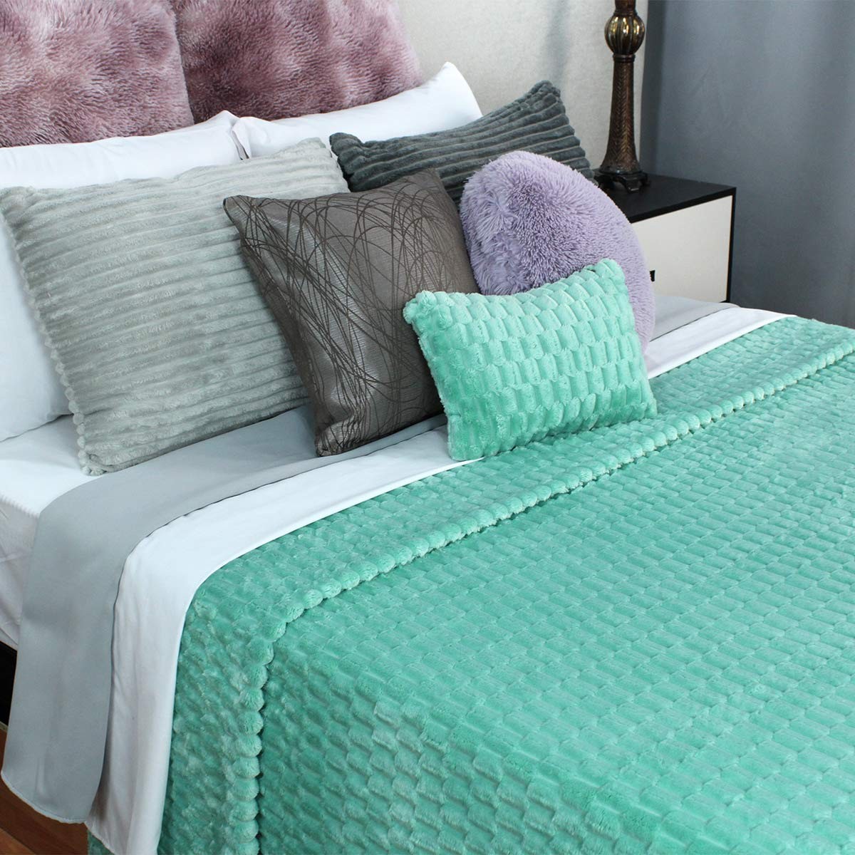 Frazada Embo Matrimonial 240x190 cm Menta, 100% microfibra poli&eacute;ster, t&eacute;rmica, suave y lavable image number null