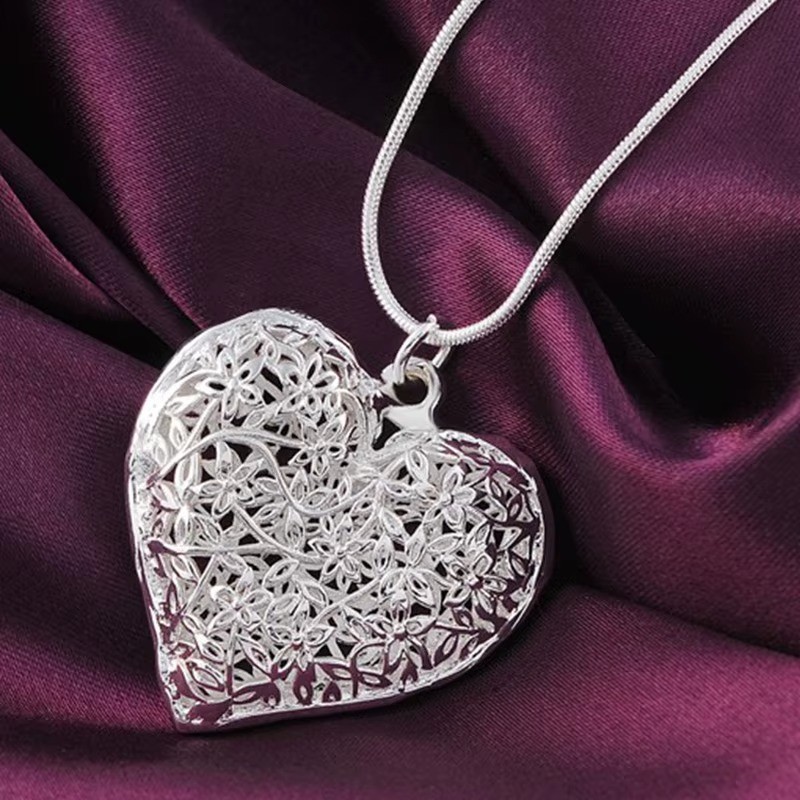 Cadena Con Dije De Coraz&oacute;n Floral En Chapa De Plata, Fina. image number null