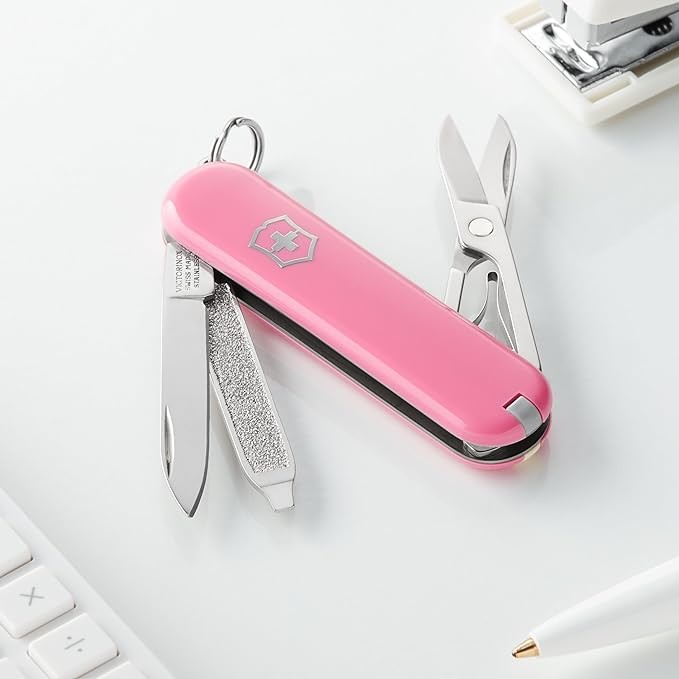 Victorinox Navaja, Classic, color Rosa Transparente, 58 mm, 7 Usos. image number null