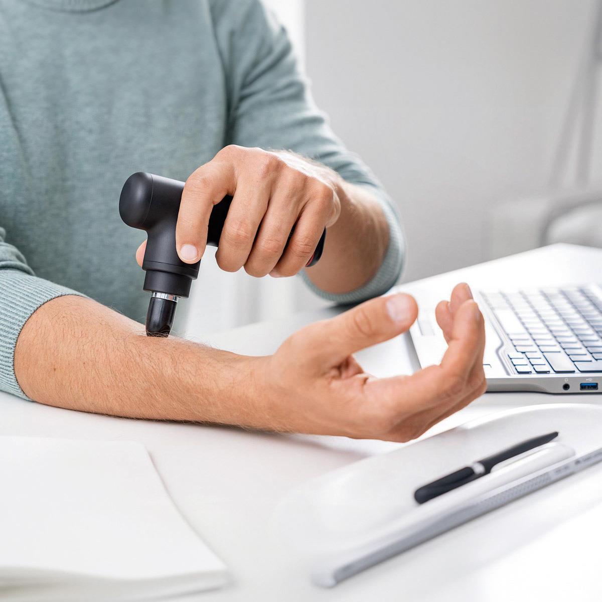 Aparato Masaje Muscular Massage Gun Sensitive Beurer image number null