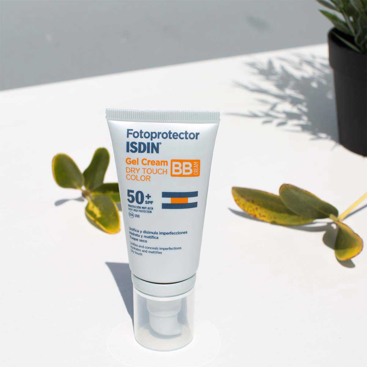 Fotoprotector Isdin 50+ Gel Crema Dry Touch con Color 50ml image number null