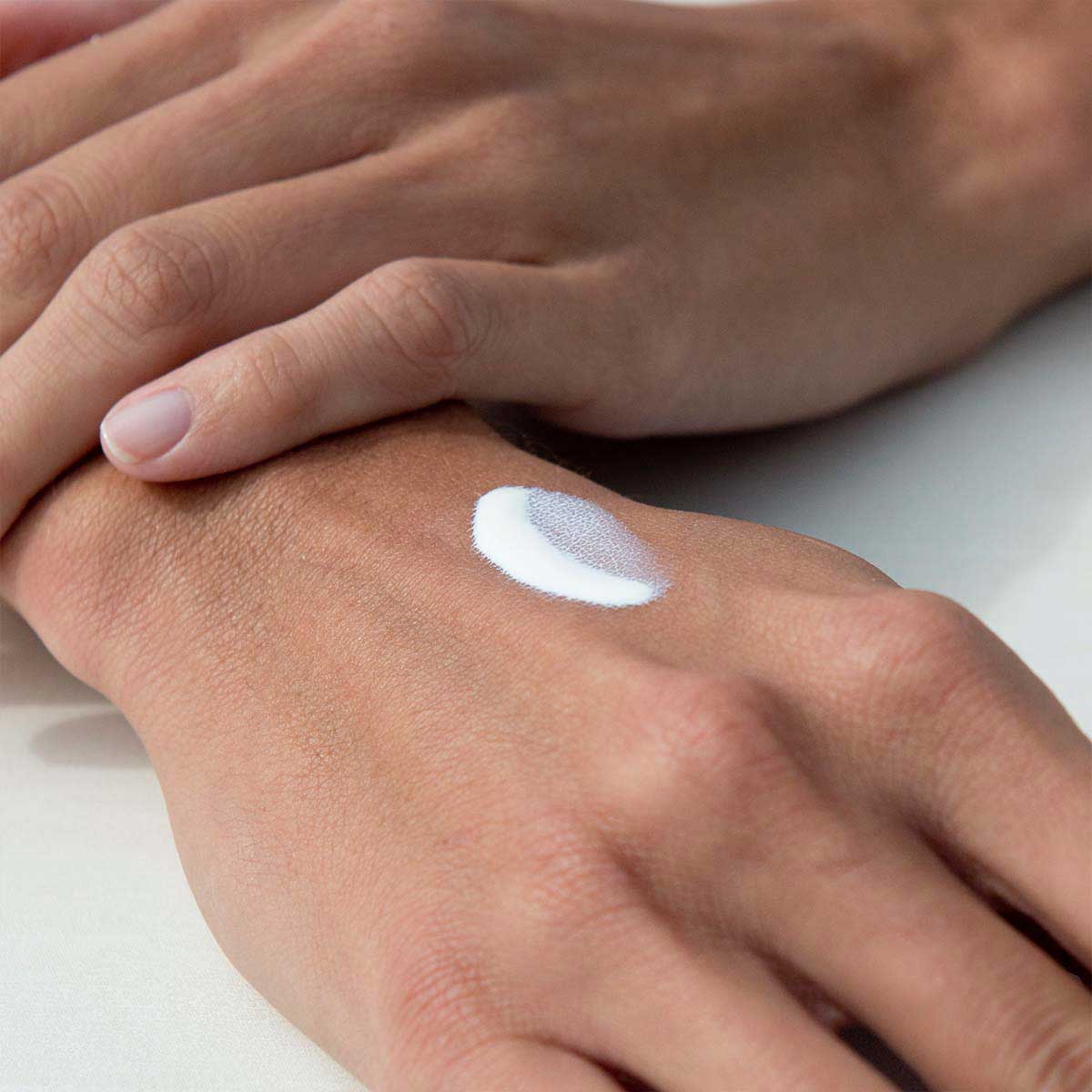 Fotoprotector Fusion Fluid SPF50 50ml Bloqueador Facial image number null