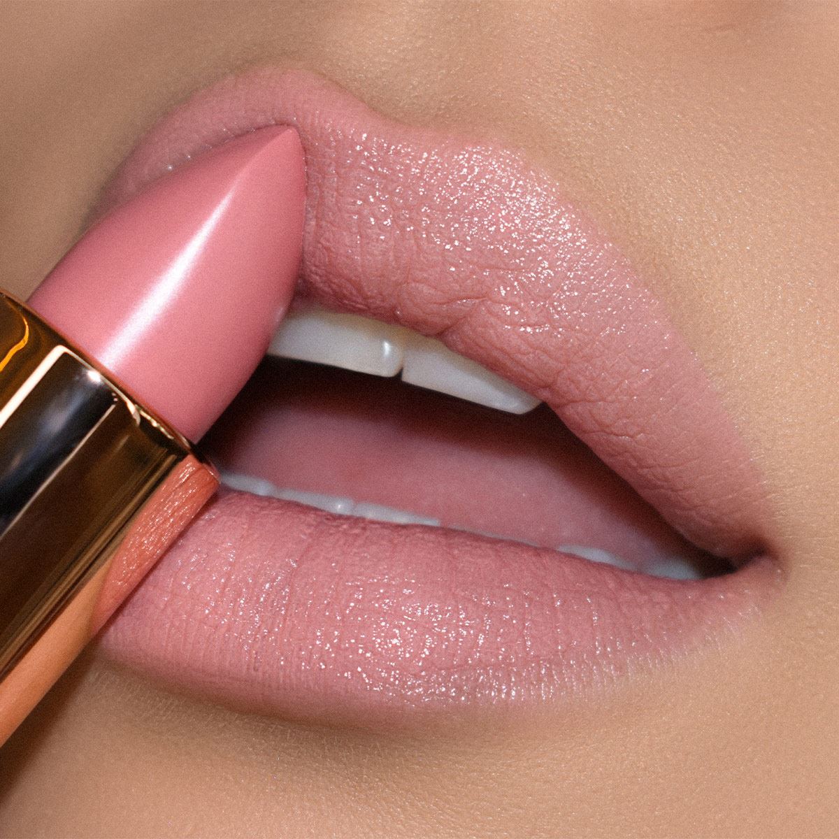 Labial Hydra Gloss Blushing Bys image number null