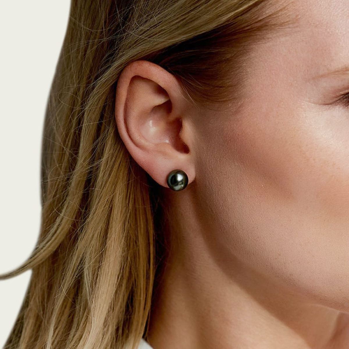 Aretes C&C 8mm Perlas Cultivadas Negro-Oro image number null