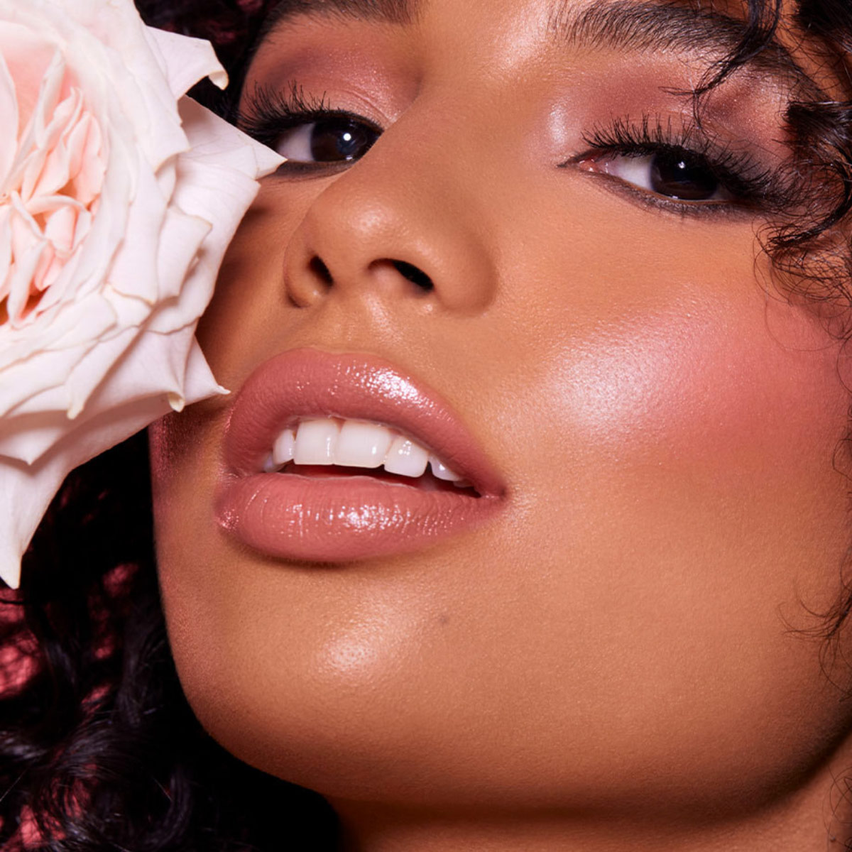 Rubor L&iacute;quido Color Bloom devoted Sheglam image number null