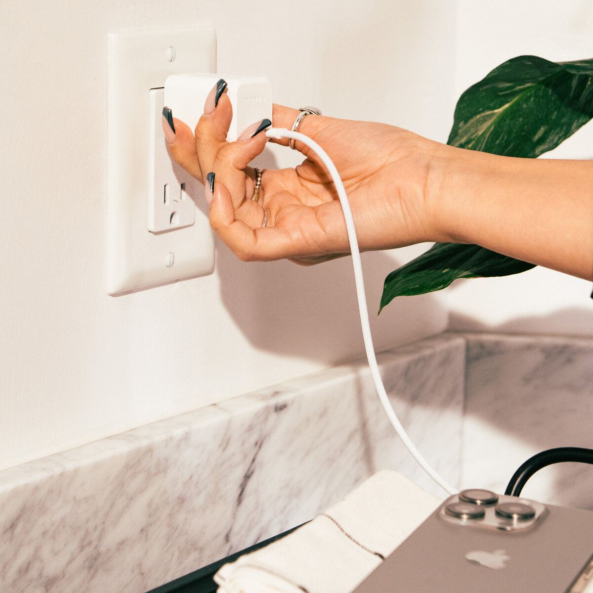 Cargador de Pared Mophie con Carga Súper Rápida USB C 30W image number null